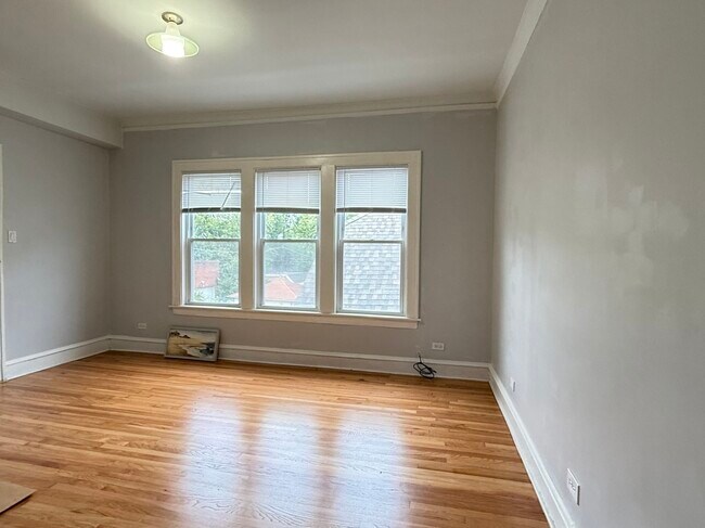 Photo - 4608 N Kenton Ave
