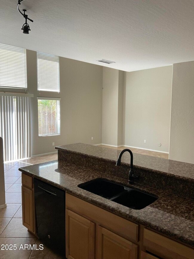 Photo - 1015 S Val Vista Dr