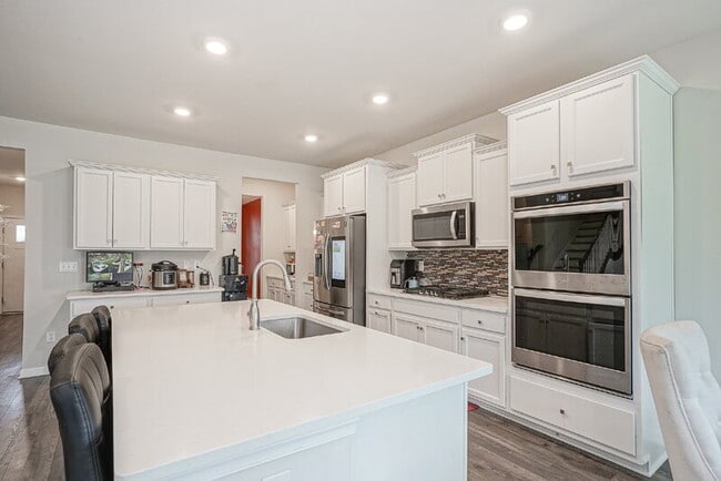 Photo - 32 Westmont Dr