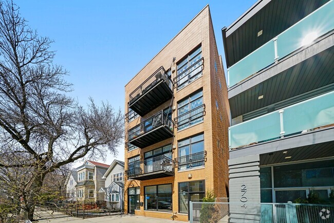 Building Photo - 2706 W Armitage Ave Unit 1 Rental