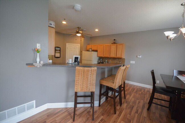Photo - Beautiful Boulder Ridge end unit townhome ...