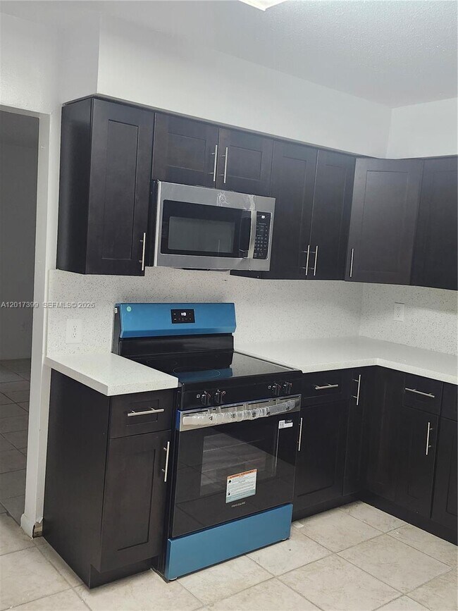 Photo - 3901 SW 51st St Unidad 3903