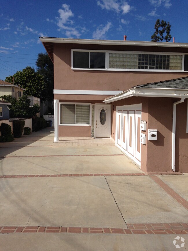 Building Photo - 1903 Harriman Ln Unit B Rental