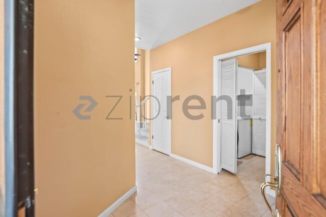 Photo - Unit