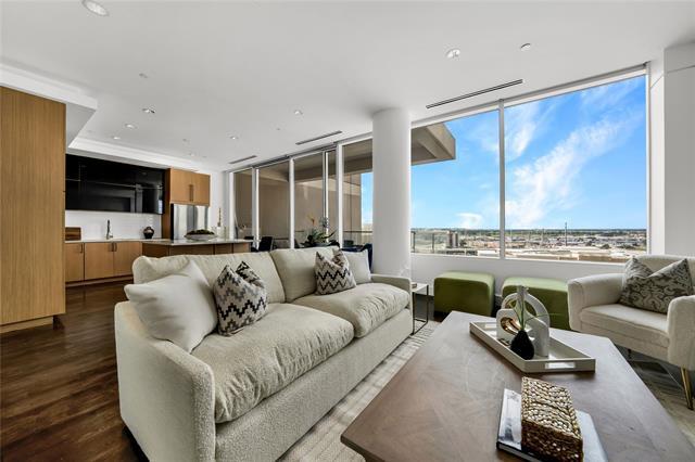 Photo - 2408 Victory Park Ln Unit 832