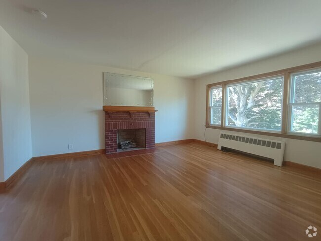 Building Photo - 77 Forest St Rental