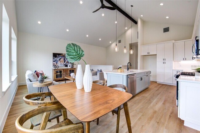 Photo - 6121 Pacific Frst Dr