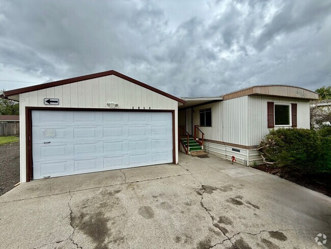 Building Photo - 2414 Empire Dr Unit #1 - Main Rental
