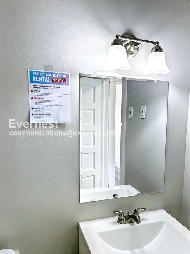 Photo - 2216 E 82nd St