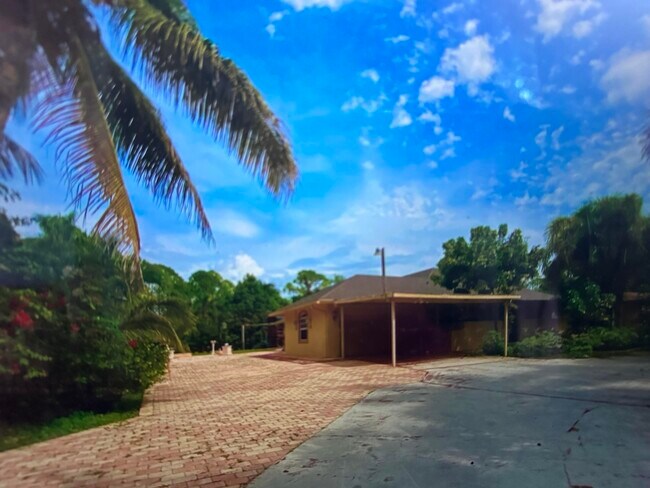 Photo - 8698 Banyan Blvd