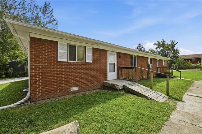 Photo - 8820 E 45th St Unidad 8820 E 45th St - 3