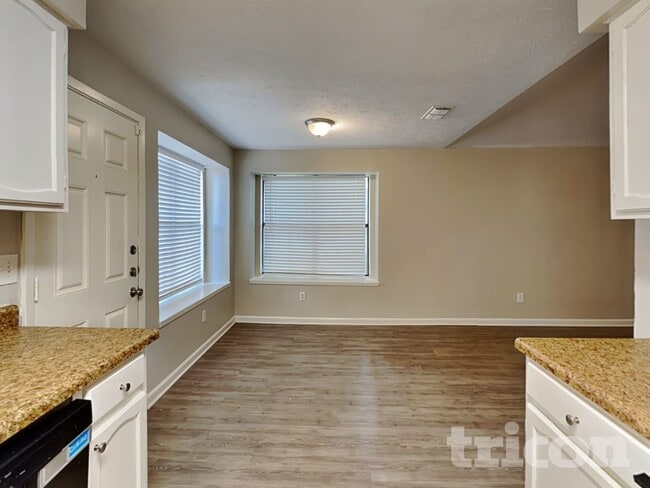 Photo - 2407 Springridge Dr