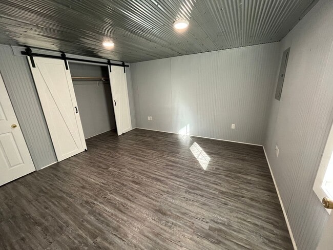 Photo - 1 Bedroom 1 Bathroom in Southside STRICT NO PETS Unit 15