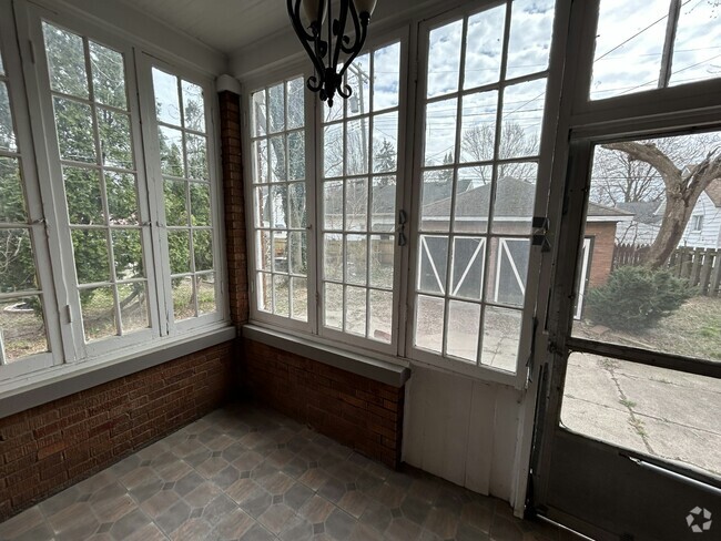 Building Photo - 95 Ahrens St Rental