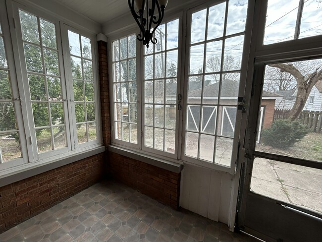 Building Photo - 95 Ahrens St Rental