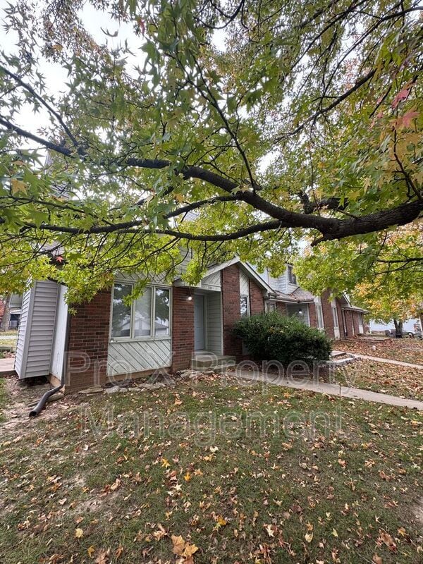 Photo - 300-310 Streamside Ct