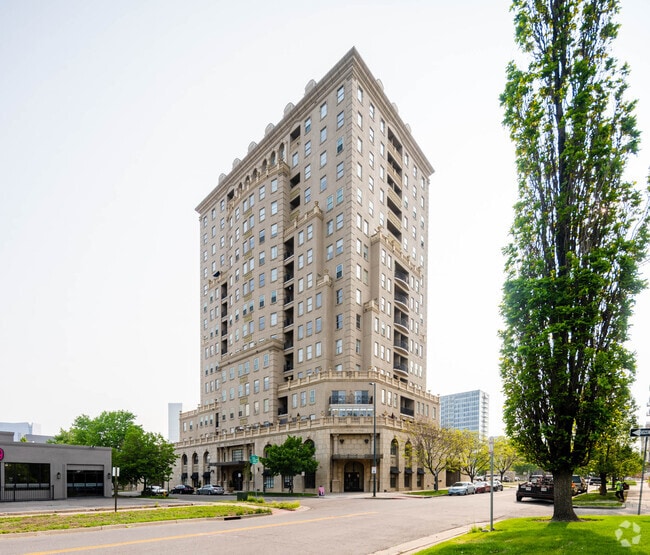 Building Photo - 475 W 12th Ave Unit 12G Rental