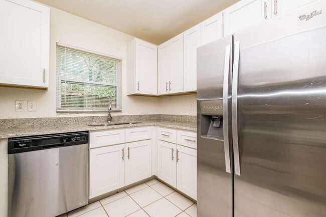 Photo - 123123 Woodleigh Ave Casa Adosada