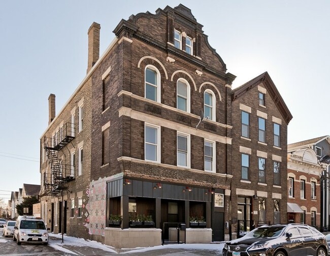 Photo - 1925 S May St