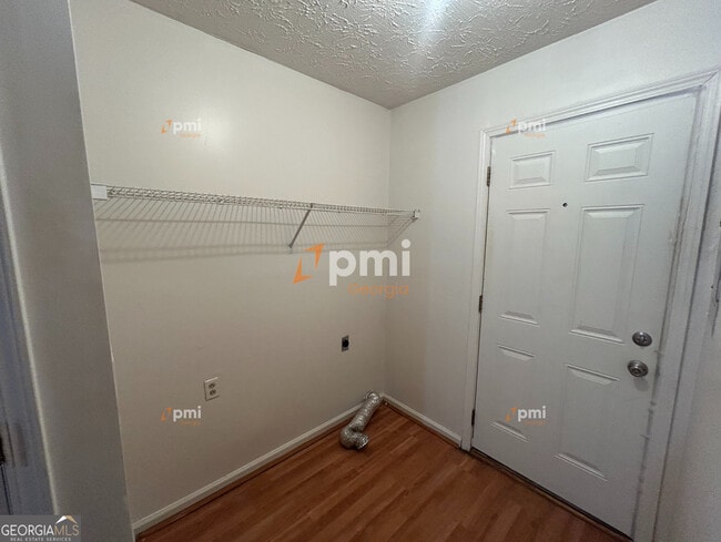 Photo - 2720 Sapphire St