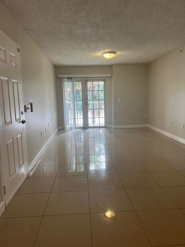 Photo - 5001 Wiles Rd Unidad 204