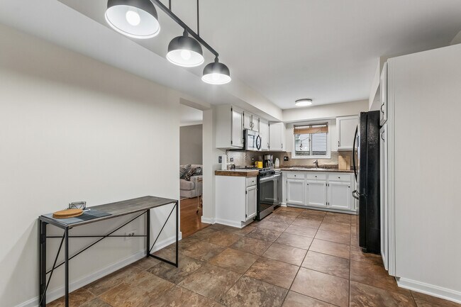 Photo - 298 Danbury Dr