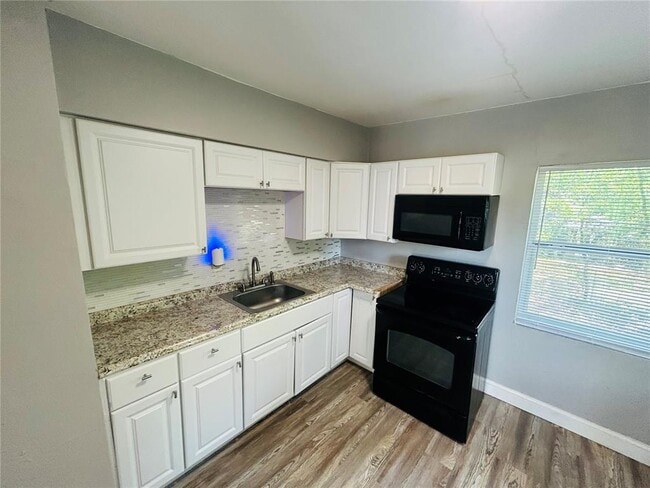 Photo - 1544 Ella St