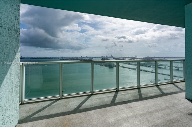 Photo - 1900 N Bayshore Dr Unidad 3501