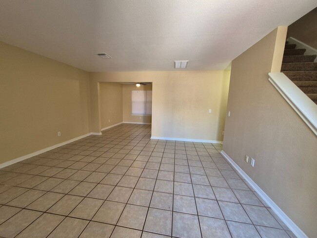 Photo - 5907 Deer Lake Dr