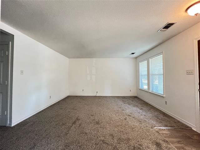 Photo - 403 W Oak St
