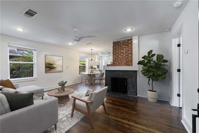 Photo - 1272 Hardee St NE