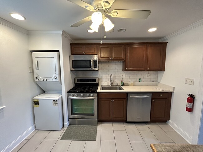 Photo - 445 Morris Ave Unit B5