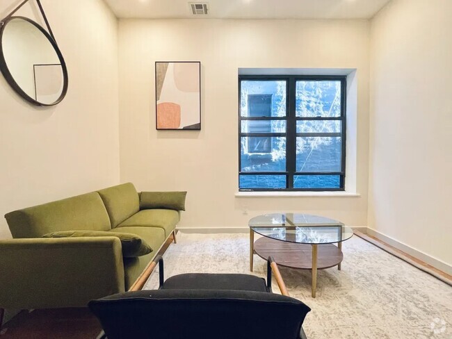 Building Photo - Furnished room/NOT APARTMENT Unit 3R