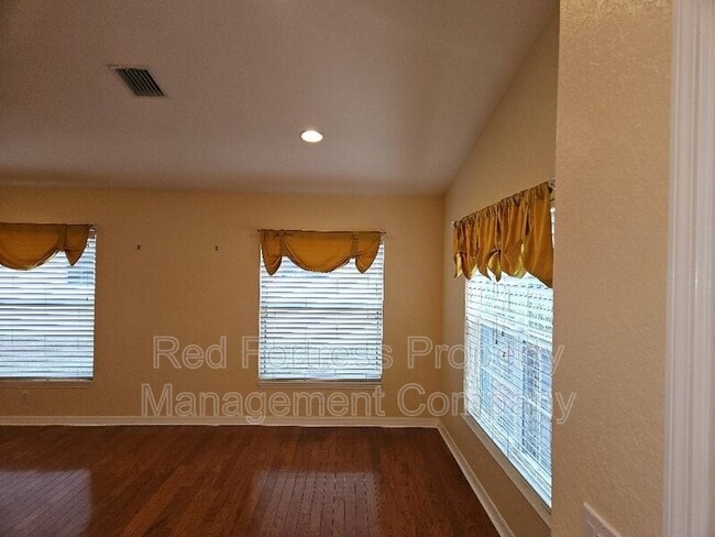 Photo - 1556 Scarlett Ave