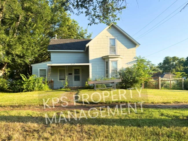 Building Photo - 131 Second West Rental