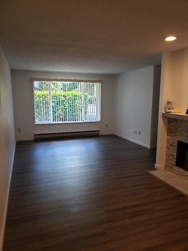 Photo - 518 S 321st St