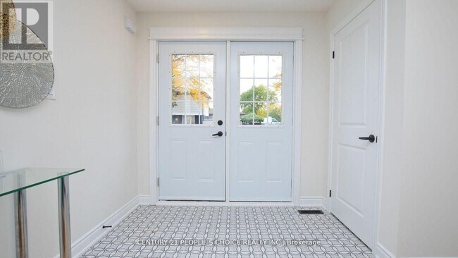 Photo - 2 Betteridge Ln