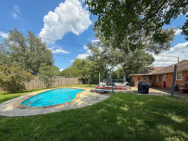Photo - 8902 Blankenship Dr Casa