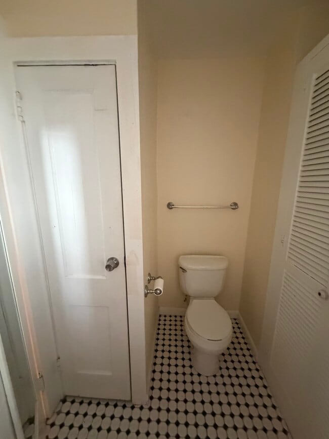 Photo - 2 Norfolk Ter Unit 2