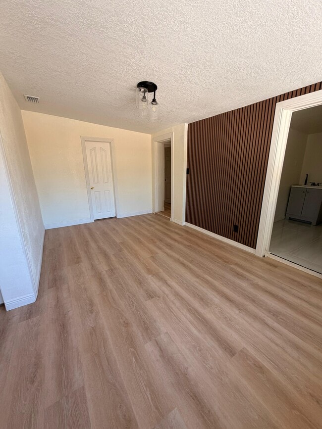 Photo - 2304 W Idlewild Ave