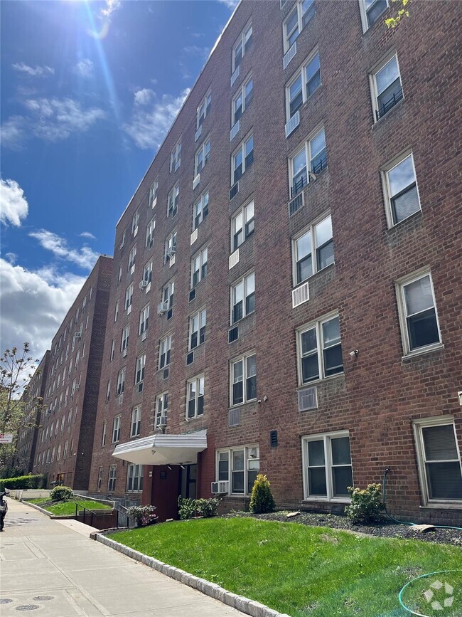 Building Photo - 140-65 Beech Ave Unit 4F Rental