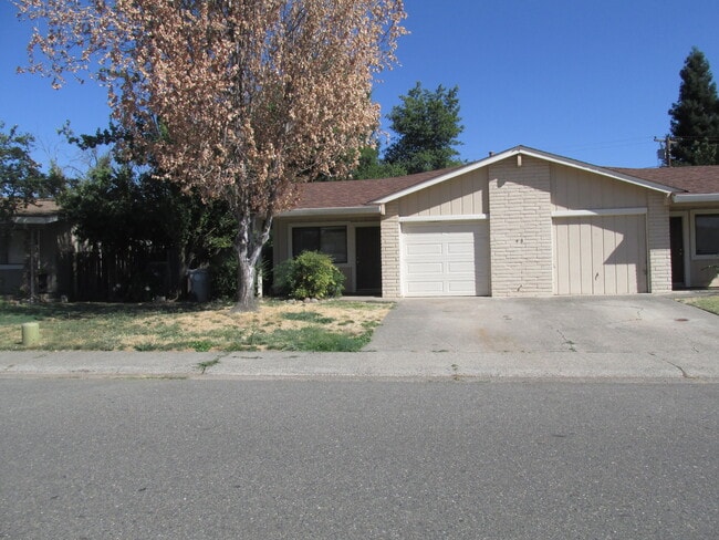 Building Photo - 713 Unit B