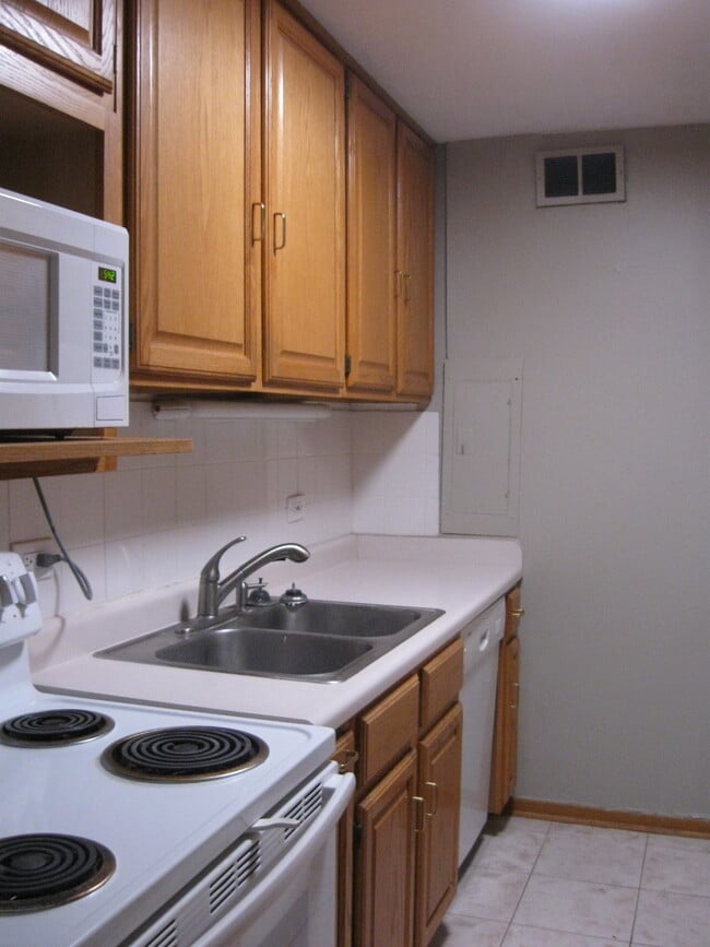 Photo - 1339 N Dearborn St Unit 2-D