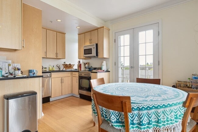 Photo - 20 Chapel St Unit B1005