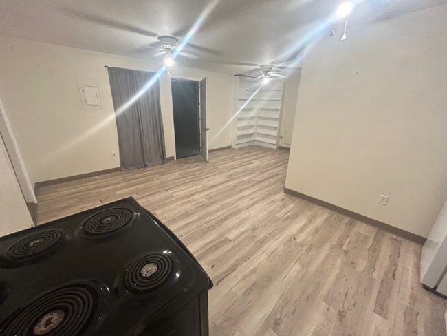 Photo - 2652 Merwyn Rd