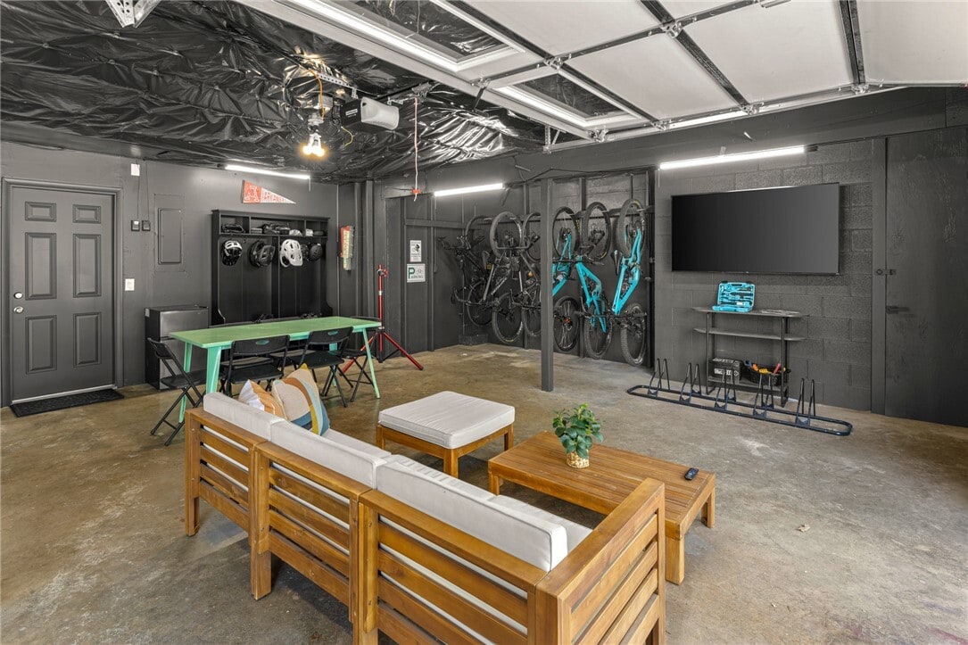 Photo - 2 Southport Ln