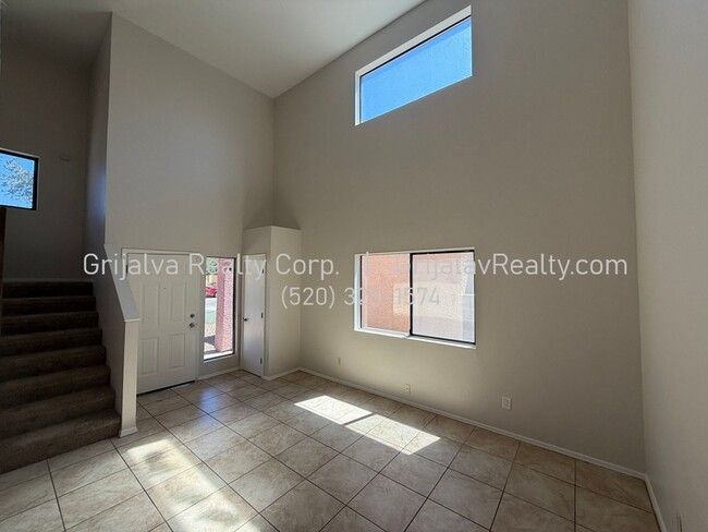 1634 E Calle Grandiosa