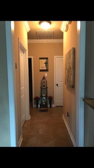 Photo - 652 Fairfield Loop