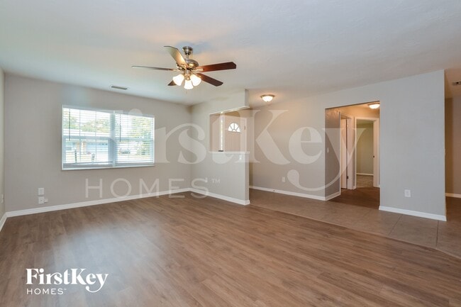 Photo - 971 Buttercup Terrace