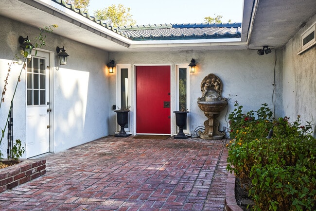 Photo - 2200 Outpost Dr